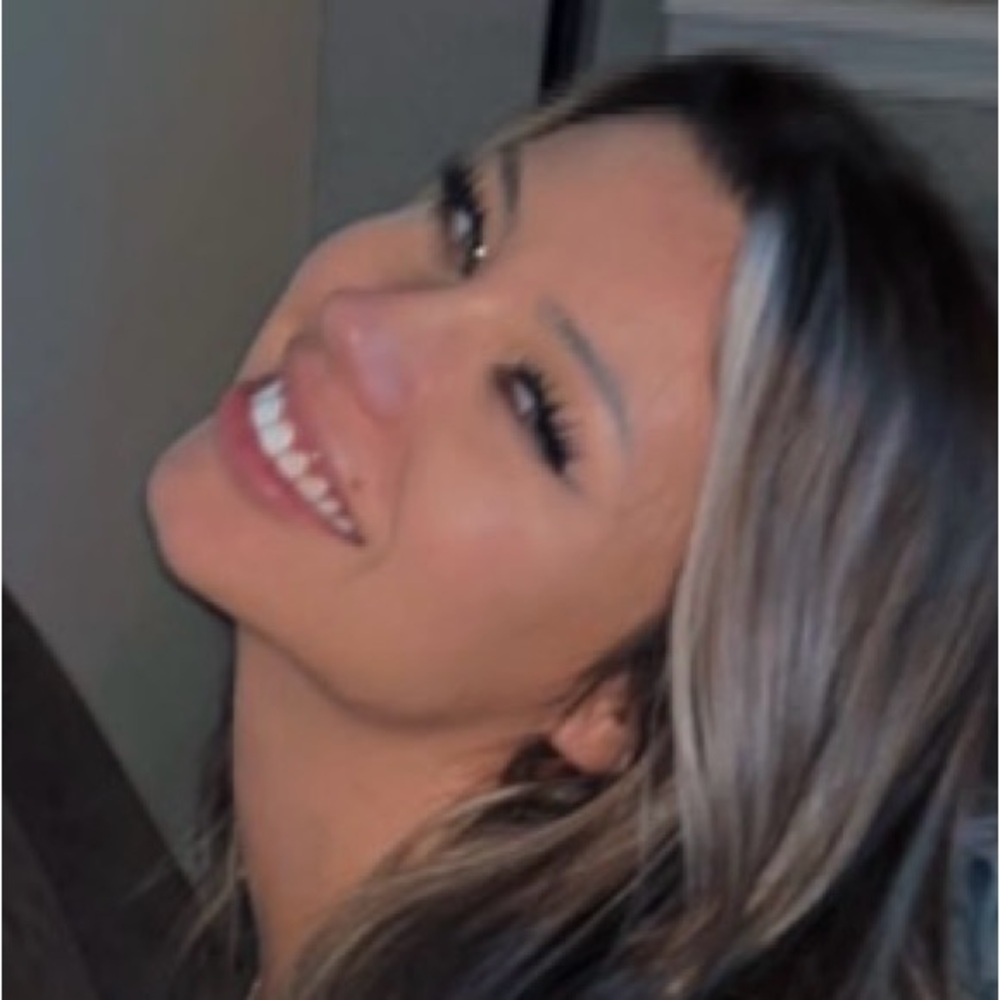 Meet your Posher, Kayla